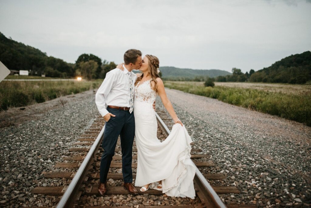 Couple looking for an outdoor wedding venue near Minneapolis found amazing wedding pictures in Red Wing