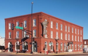 6 Astonishing Haunted Hotels in Minnesota 1 Haunted Hotels in Minnesota must include the Palmer House Hotel in Sauk Center